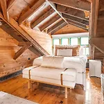 Couple\'S Retreat Lodge With Hot Tub And River Views