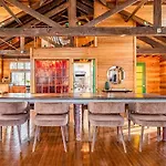 Couple\'S Retreat Lodge With Hot Tub And River Views
