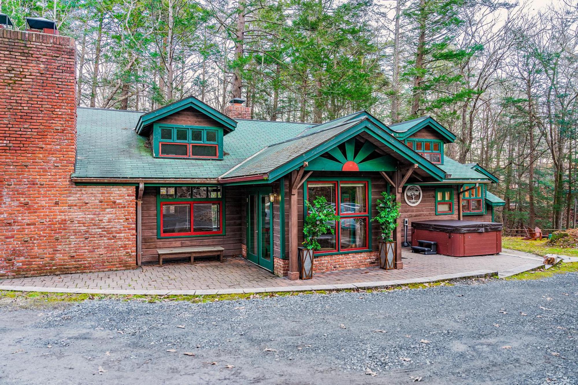 Holiday home Couple's Retreat With Hot Tub And River Views Milford
