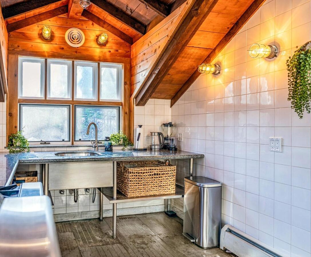Holiday home Couple's Retreat With Hot Tub And River Views Milford