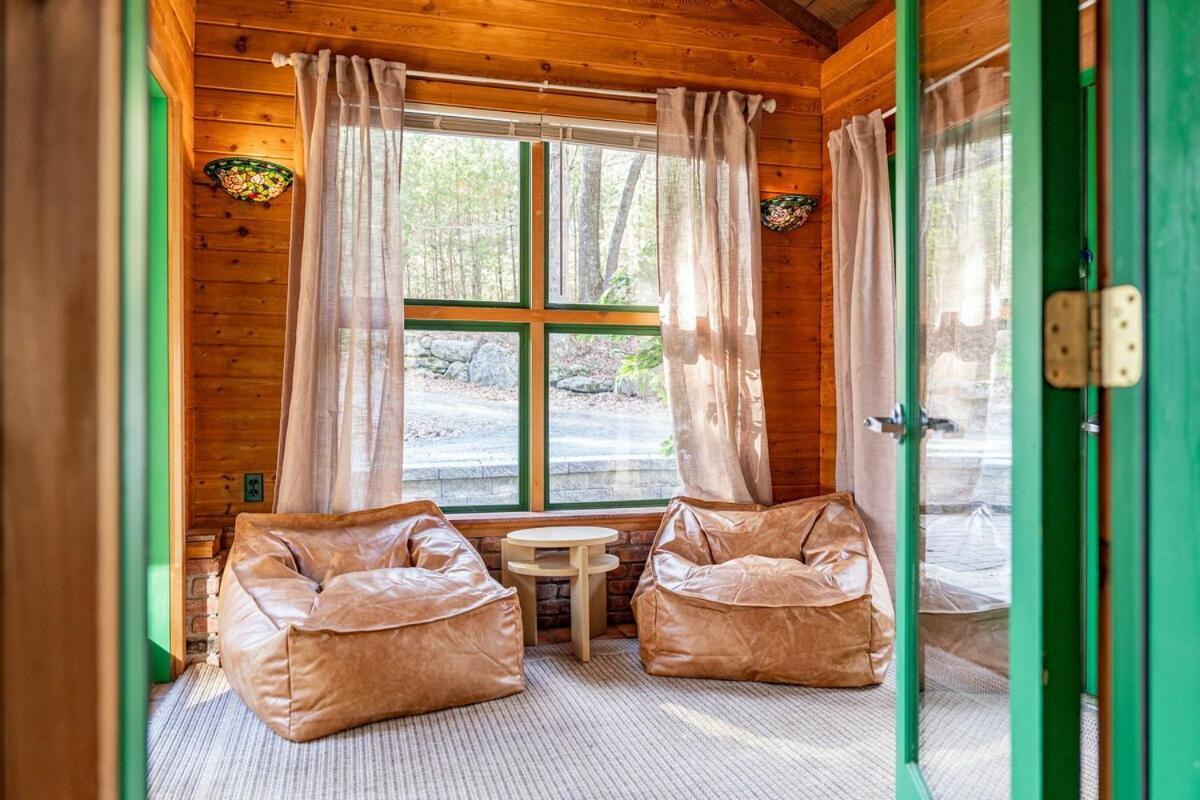 Holiday home Couple's Retreat With Hot Tub And River Views *
